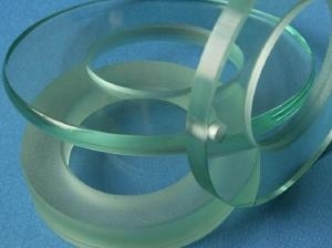Gia công cắt kính theo yêu cầu